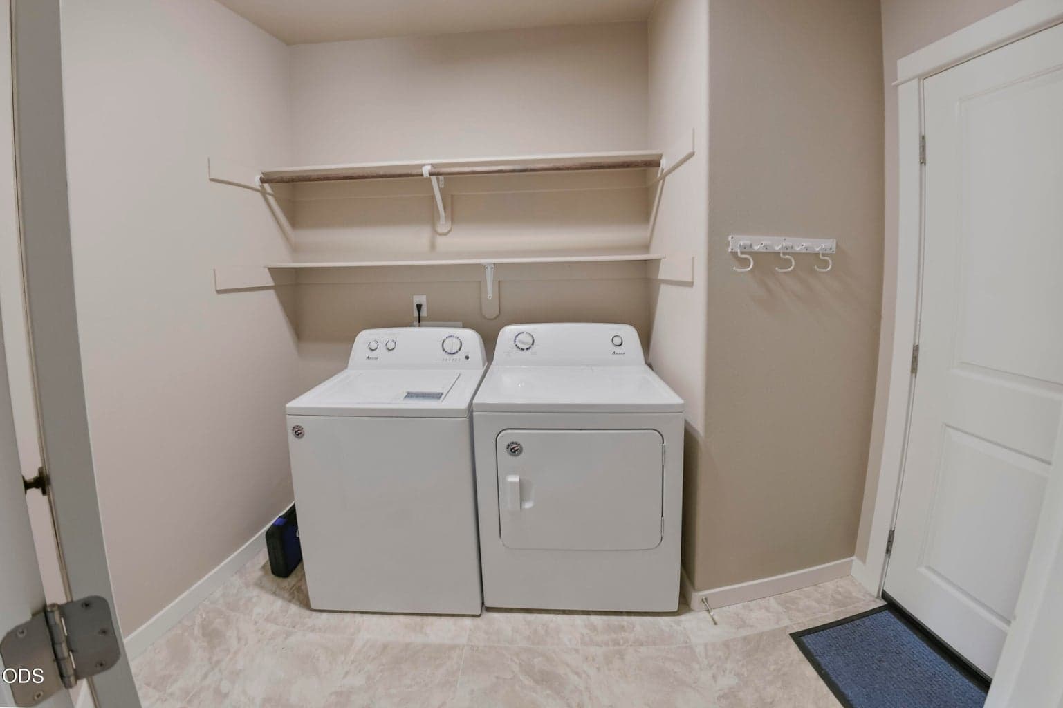 Photo of 2322 NW Kingwood Avenue 21 of 23