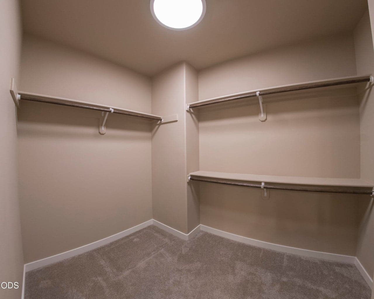 Photo of 2322 NW Kingwood Avenue 16 of 23