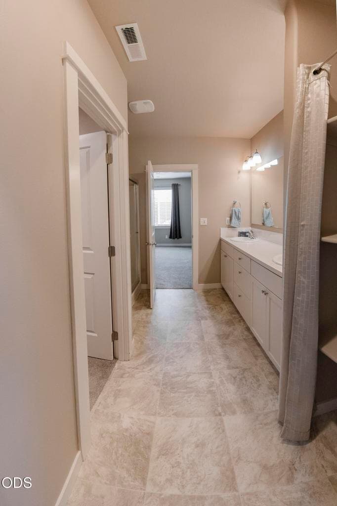 Photo of 2322 NW Kingwood Avenue 14 of 23