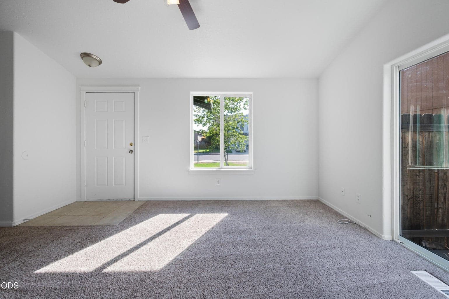 Photo of 970 SE Kierra Place 6 of 30