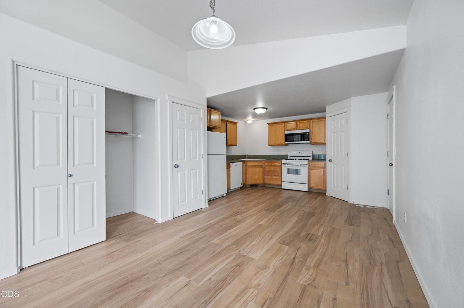 Photo of 970 SE Kierra Place 9 of 30