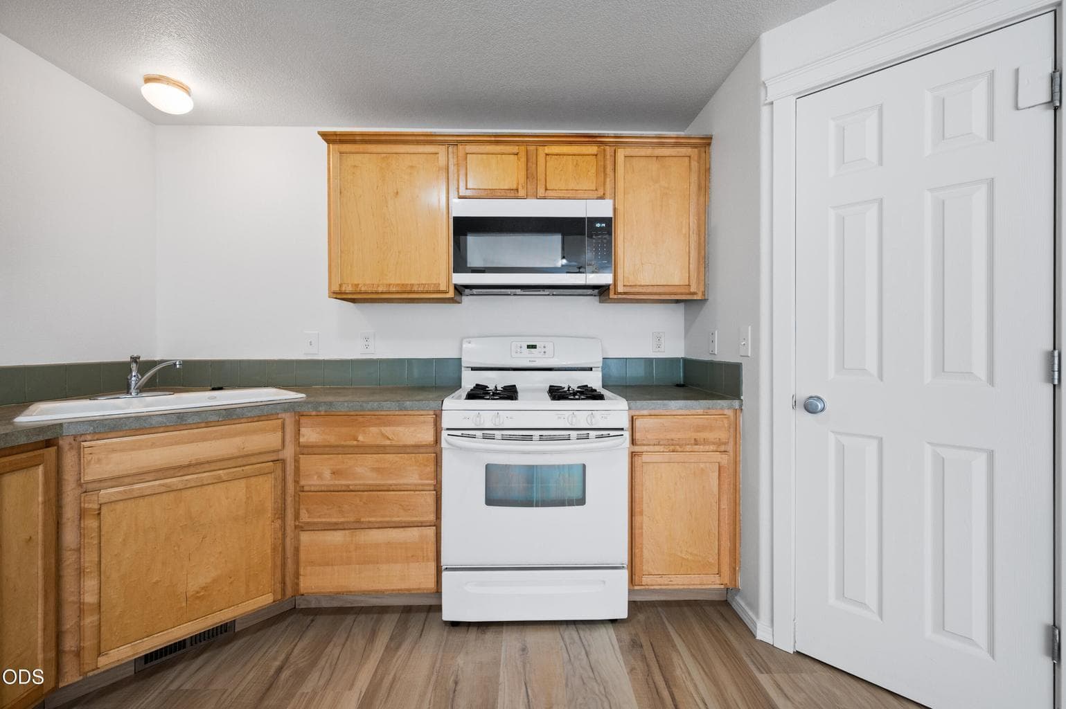 Photo of 970 SE Kierra Place 11 of 30