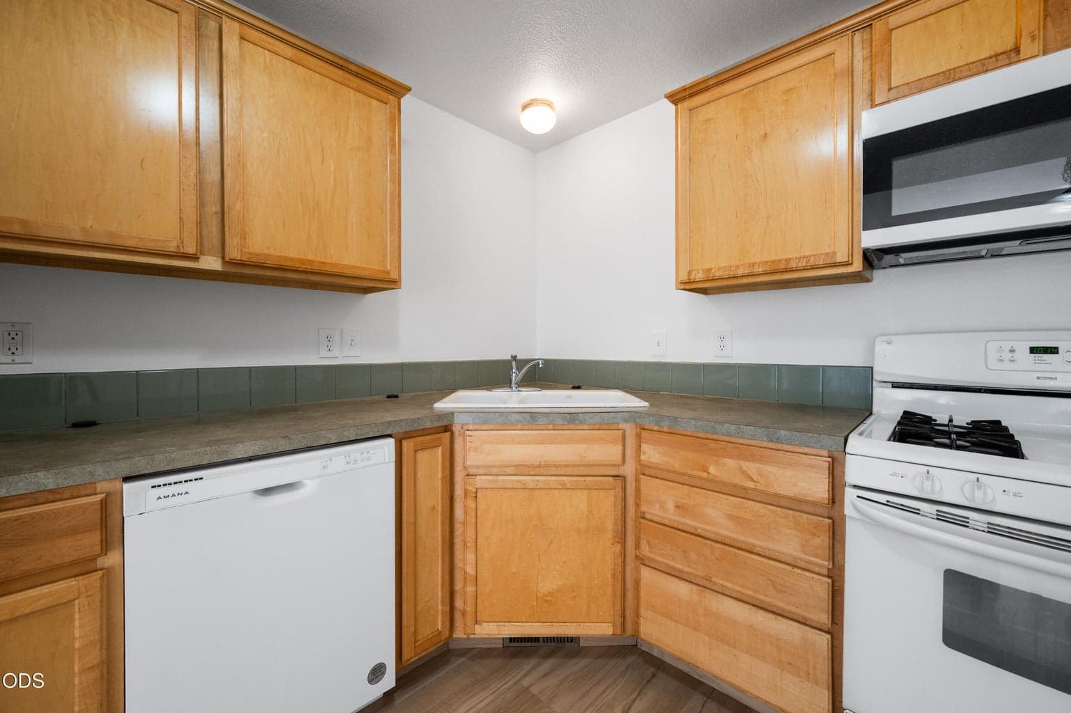 Photo of 970 SE Kierra Place 12 of 30