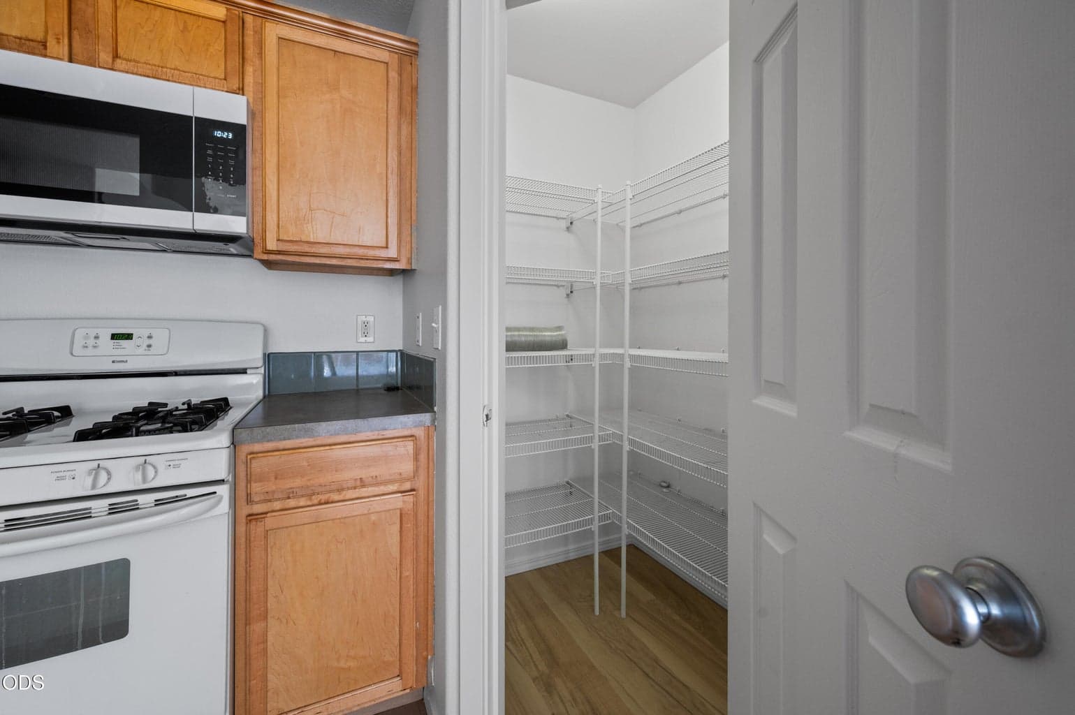 Photo of 970 SE Kierra Place 14 of 30