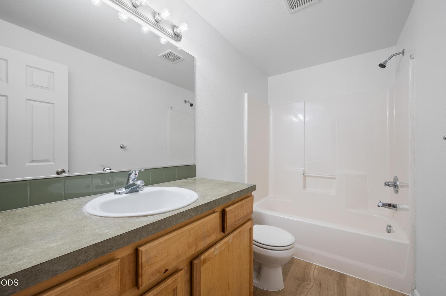 Photo of 970 SE Kierra Place 16 of 30