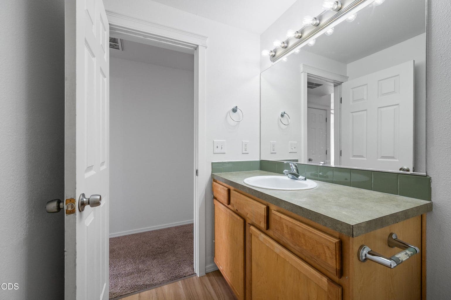 Photo of 970 SE Kierra Place 17 of 30