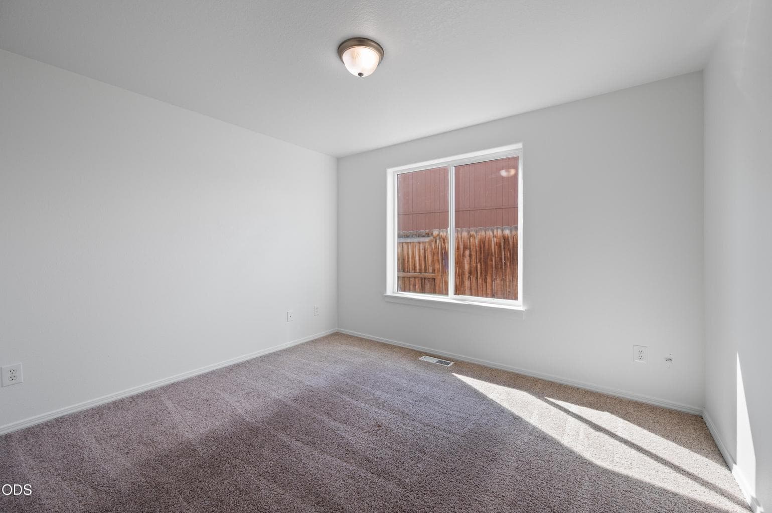 Photo of 970 SE Kierra Place 18 of 30