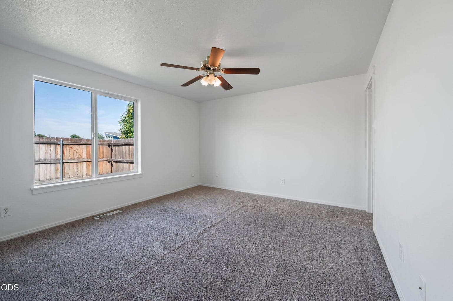 Photo of 970 SE Kierra Place 20 of 30