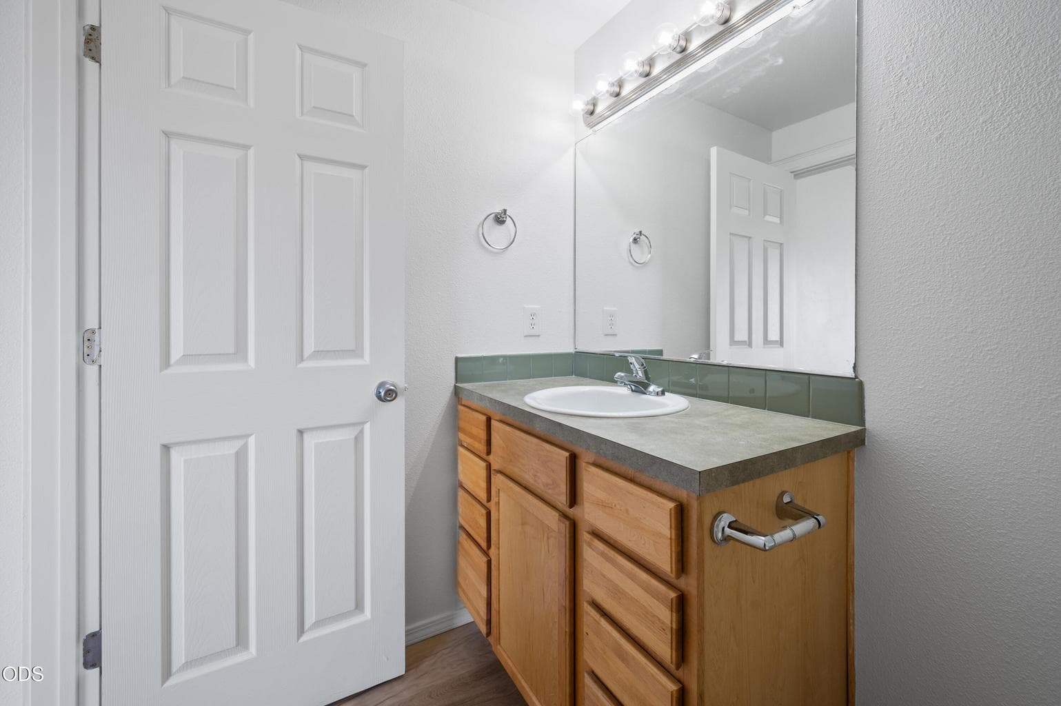 Photo of 970 SE Kierra Place 24 of 30