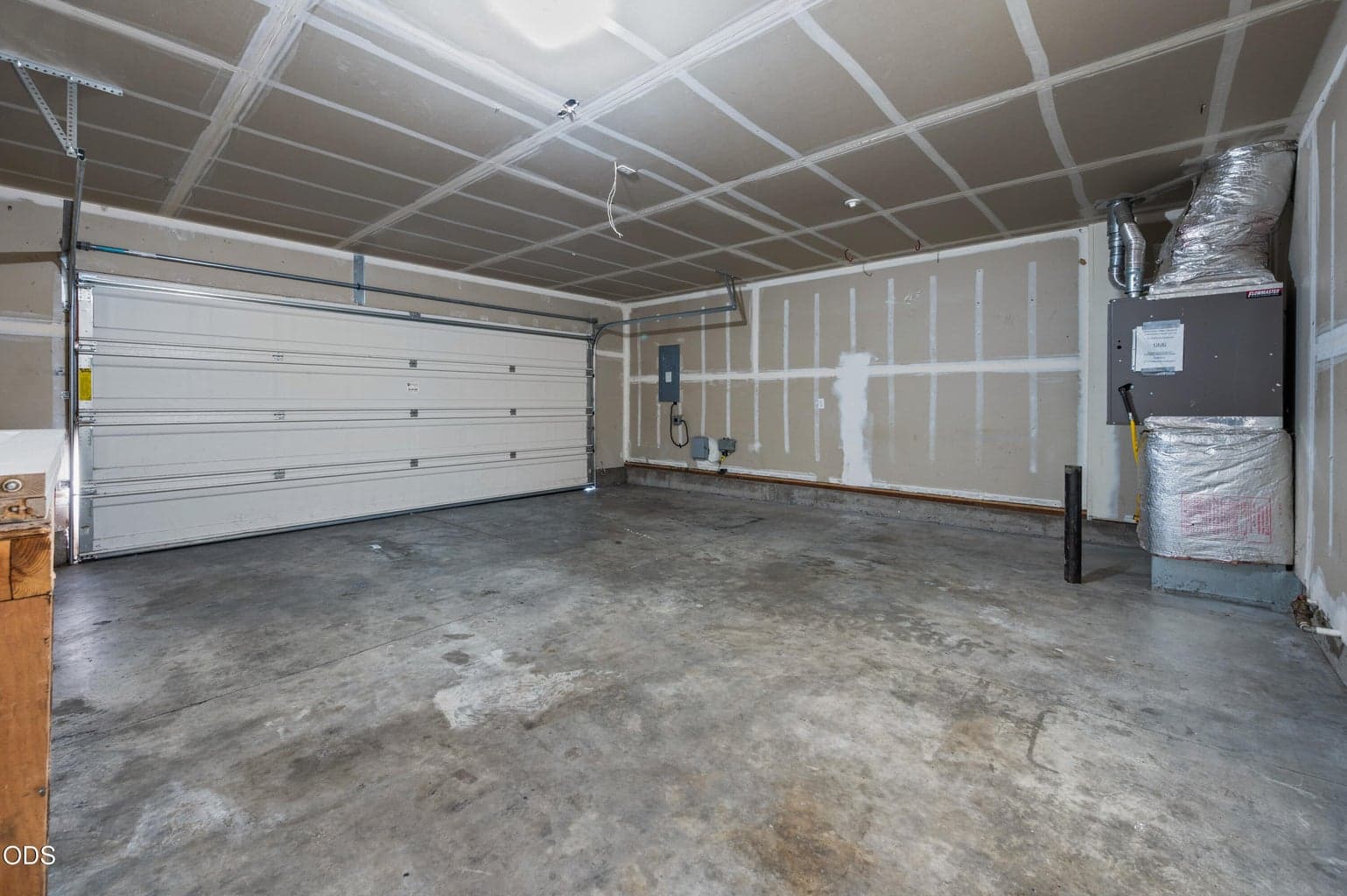 Photo of 970 SE Kierra Place 25 of 30