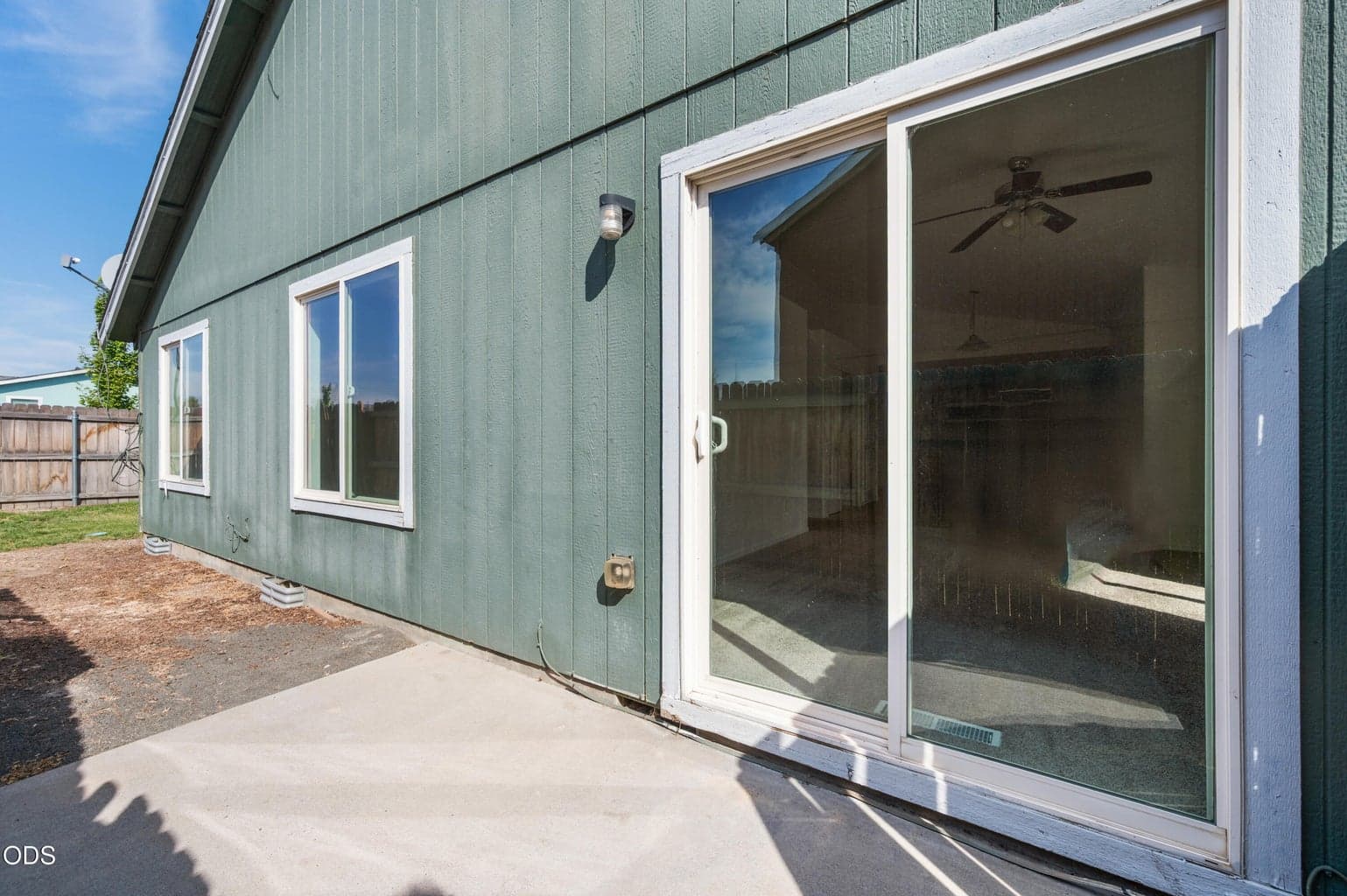 Photo of 970 SE Kierra Place 27 of 30
