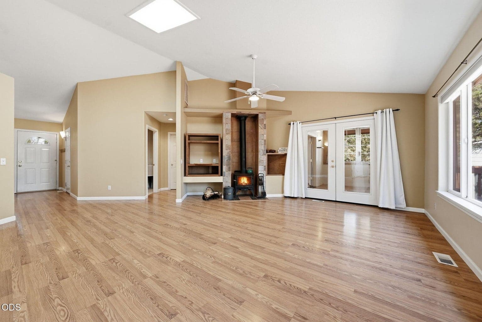 Photo of 150 SE Windance Court 16 of 53
