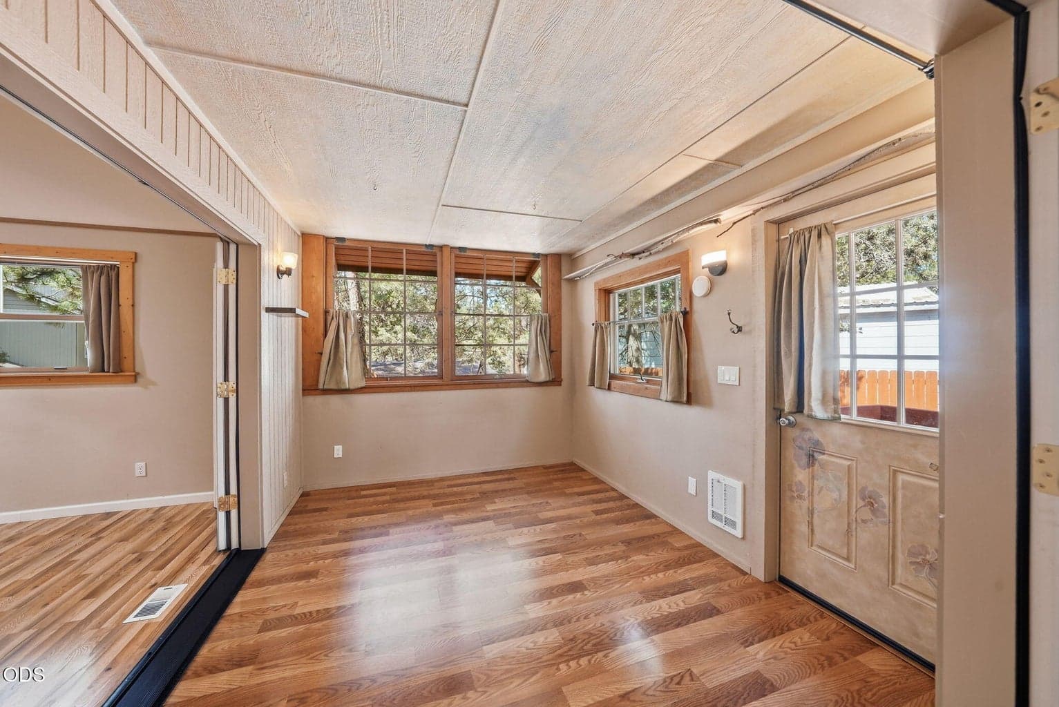 Bonus bedroom/office/sunroom