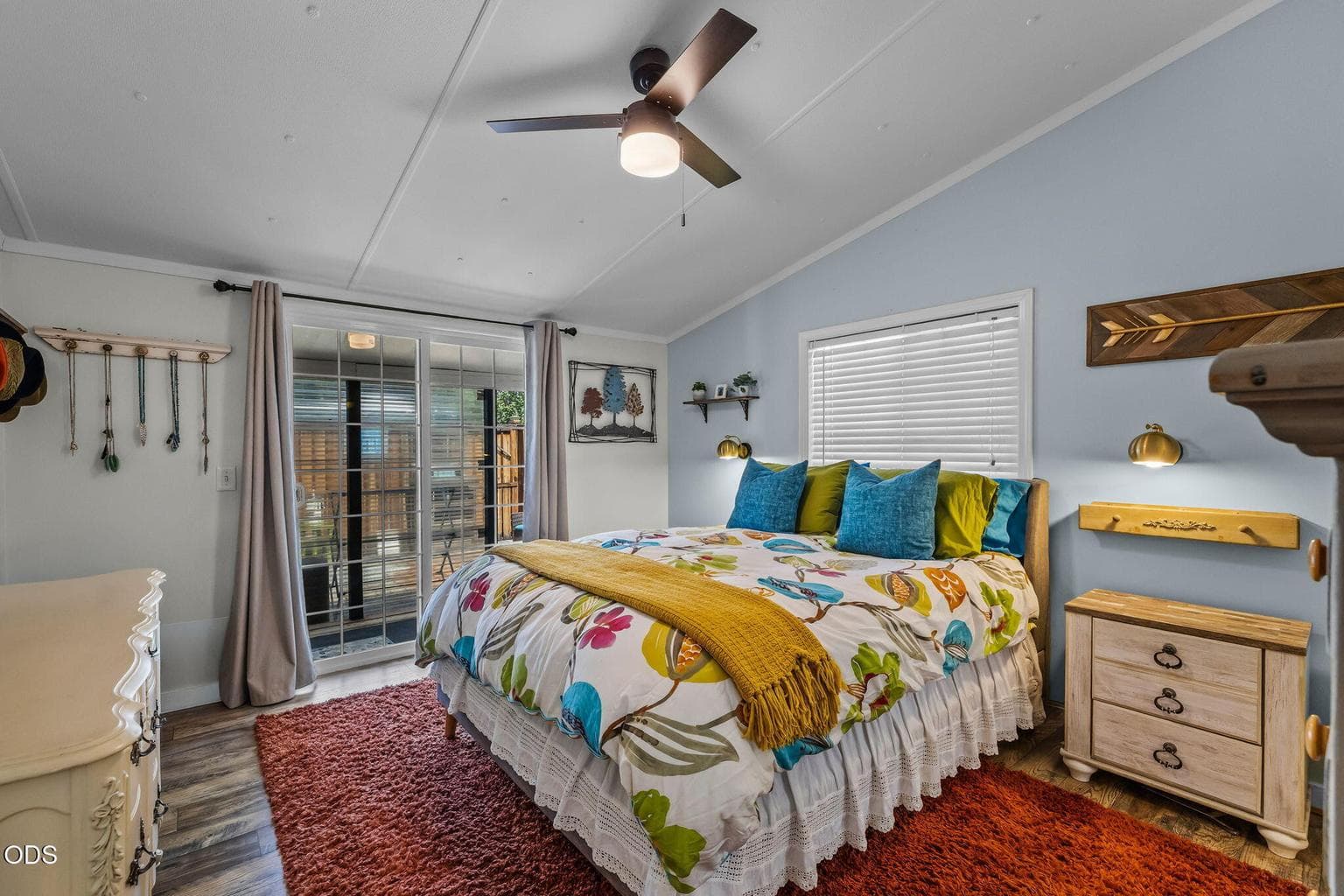 Photo of 1712 NW Elm Court 16 of 31