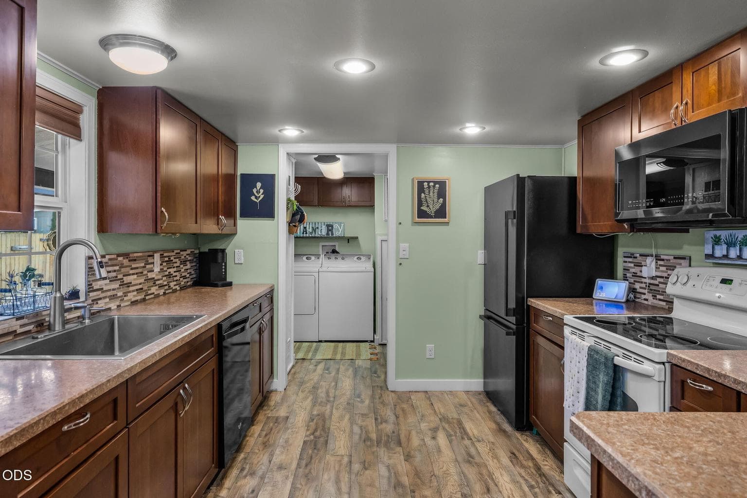 Photo of 1712 NW Elm Court 20 of 31