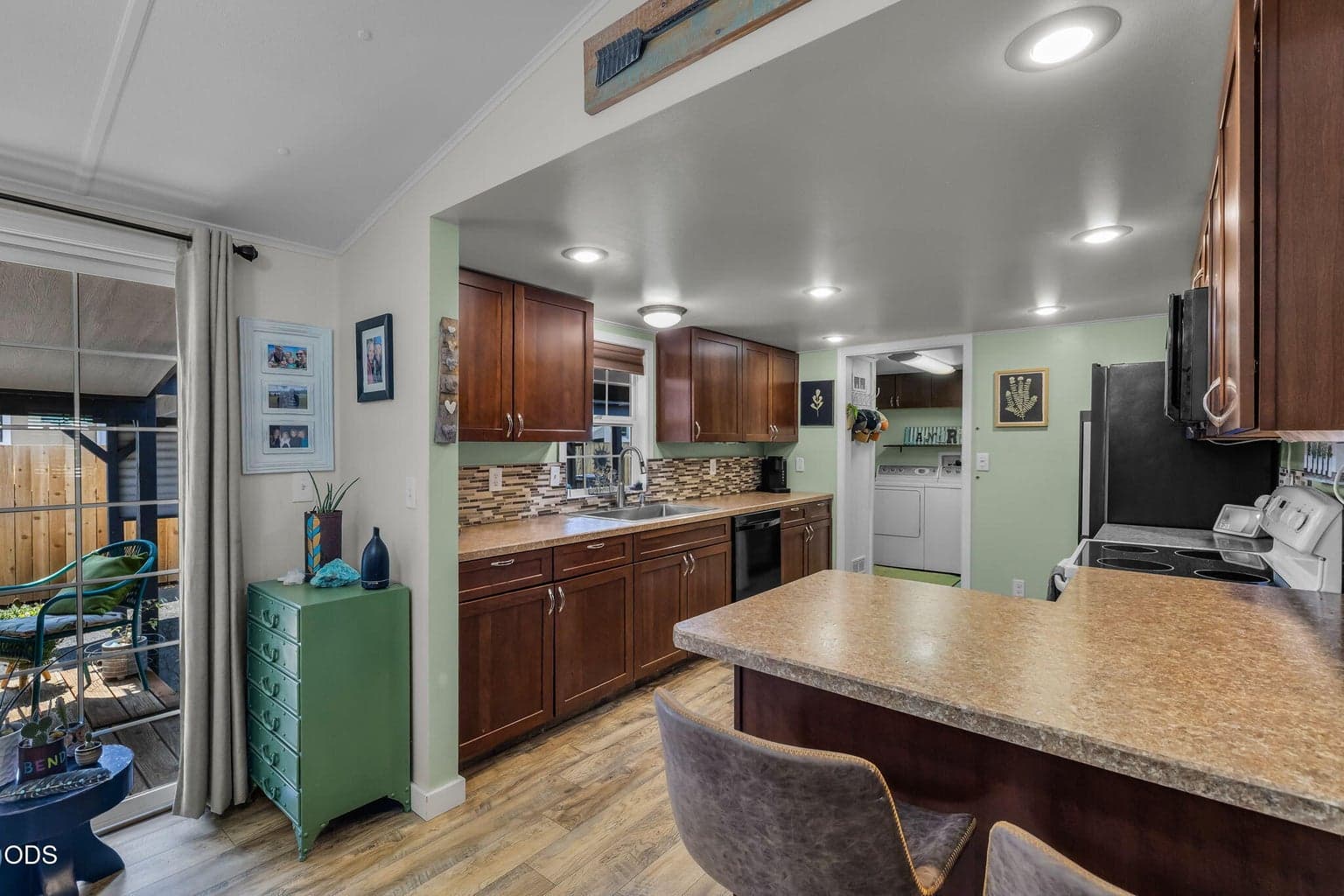 Photo of 1712 NW Elm Court 19 of 31