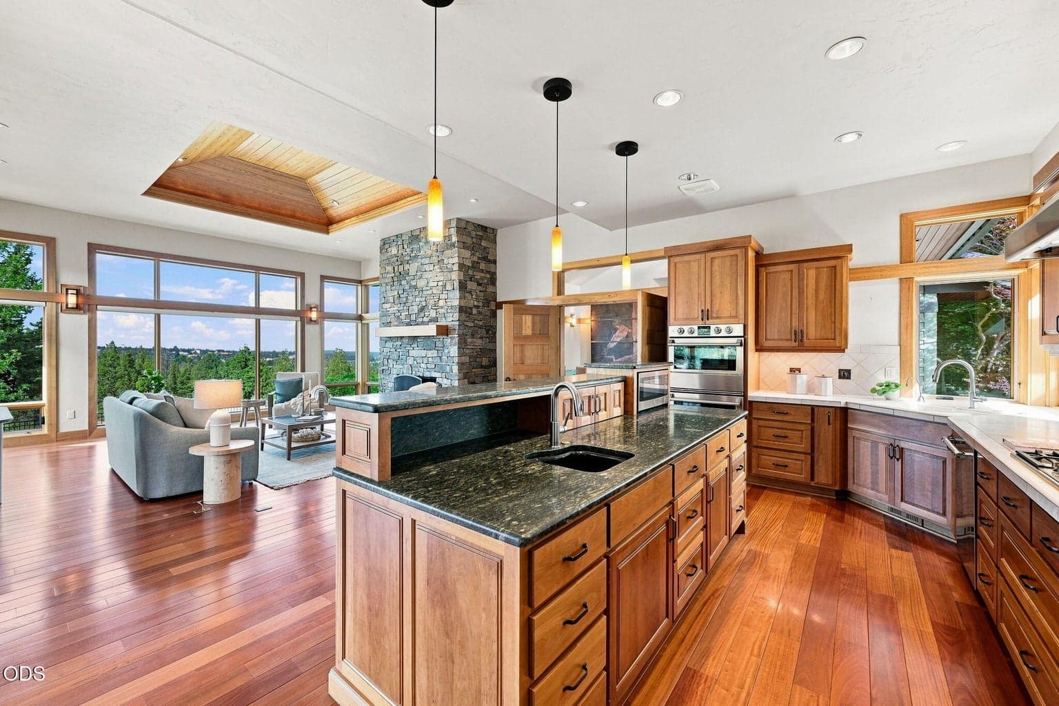 Photo of 8843 SW Pokegama Drive 16 of 91