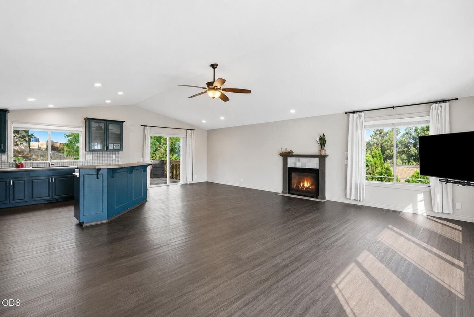 Photo of 3037 NE Purcell Boulevard 9 of 32