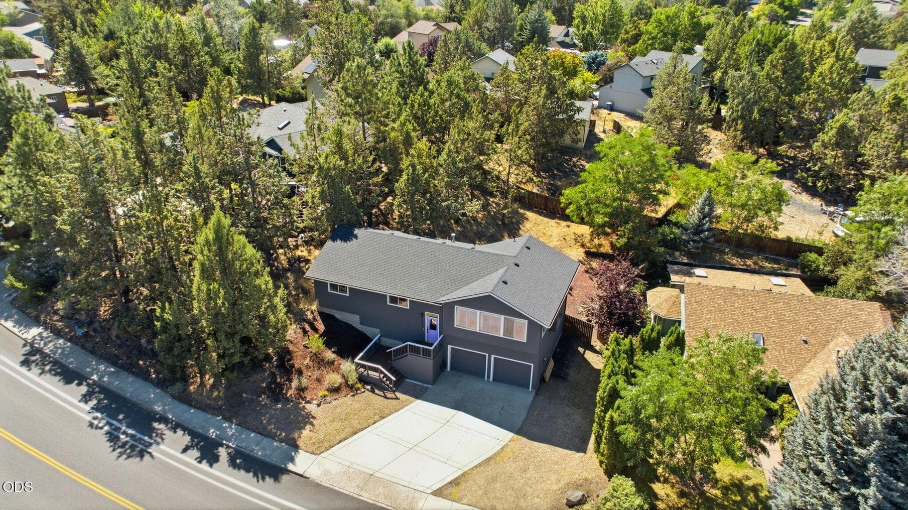 Photo of 3037 NE Purcell Boulevard 3 of 32