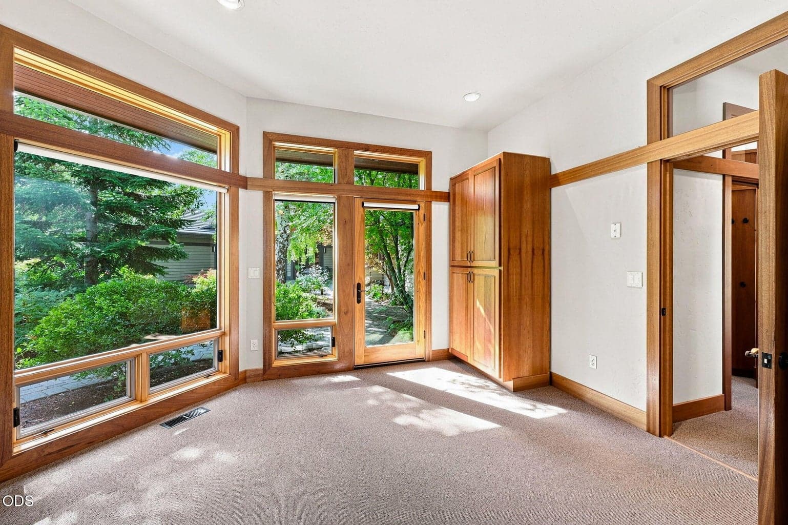Photo of 8843 SW Pokegama Drive 33 of 91