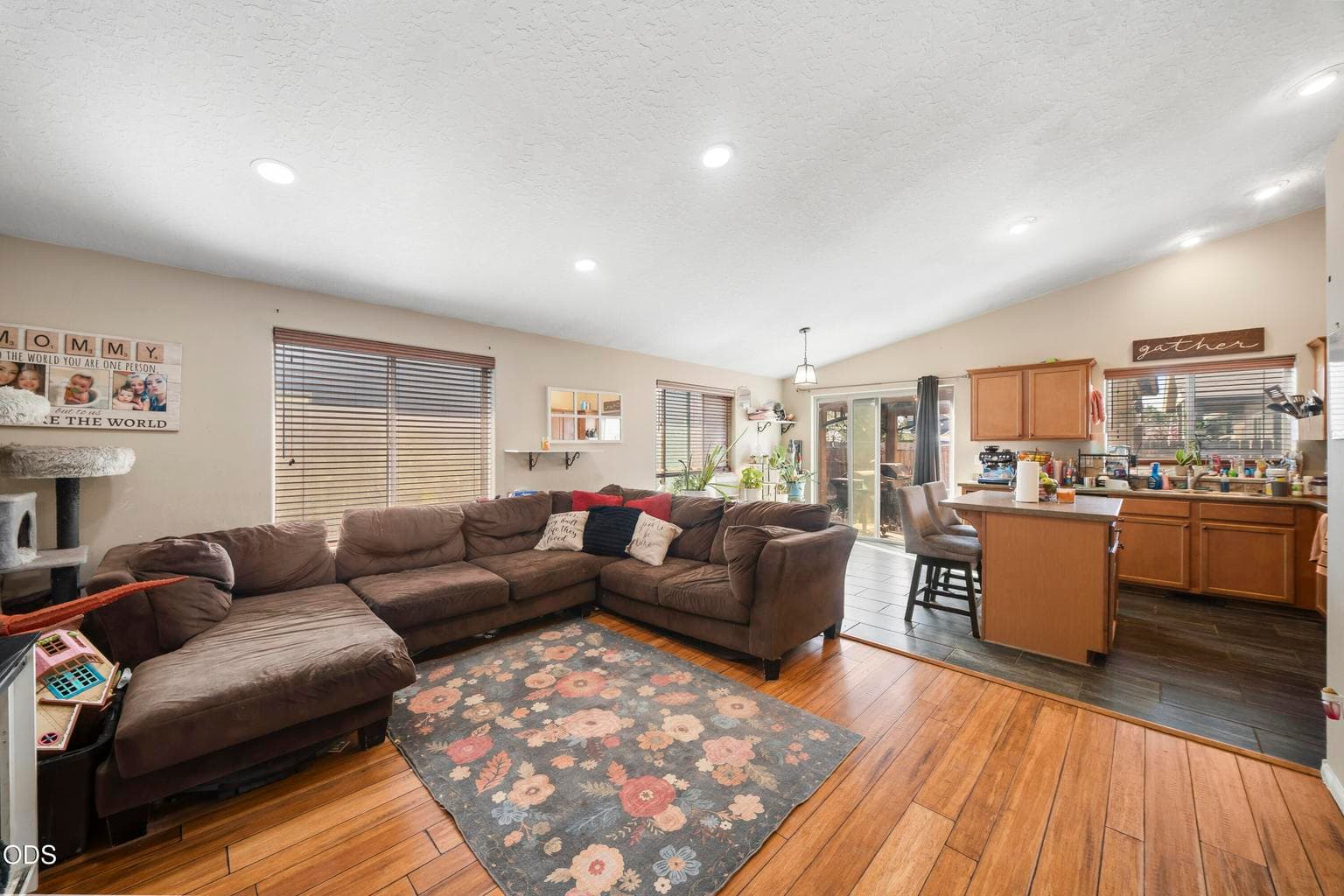 Photo of 16423 Riley Drive 11 of 24