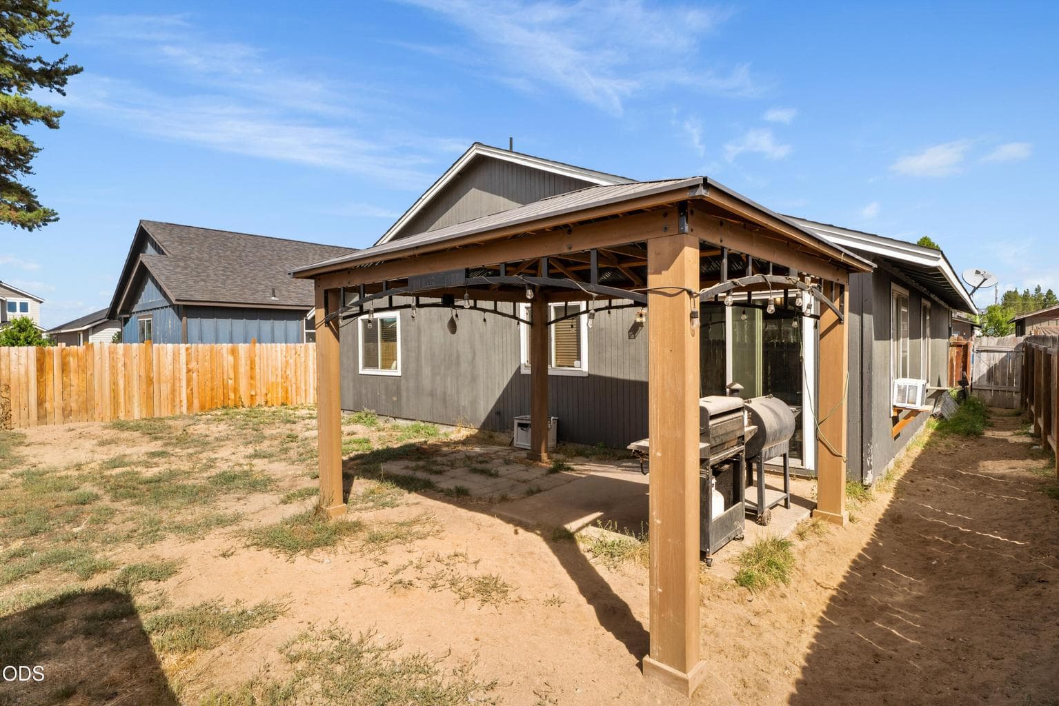 Photo of 16423 Riley Drive 6 of 24