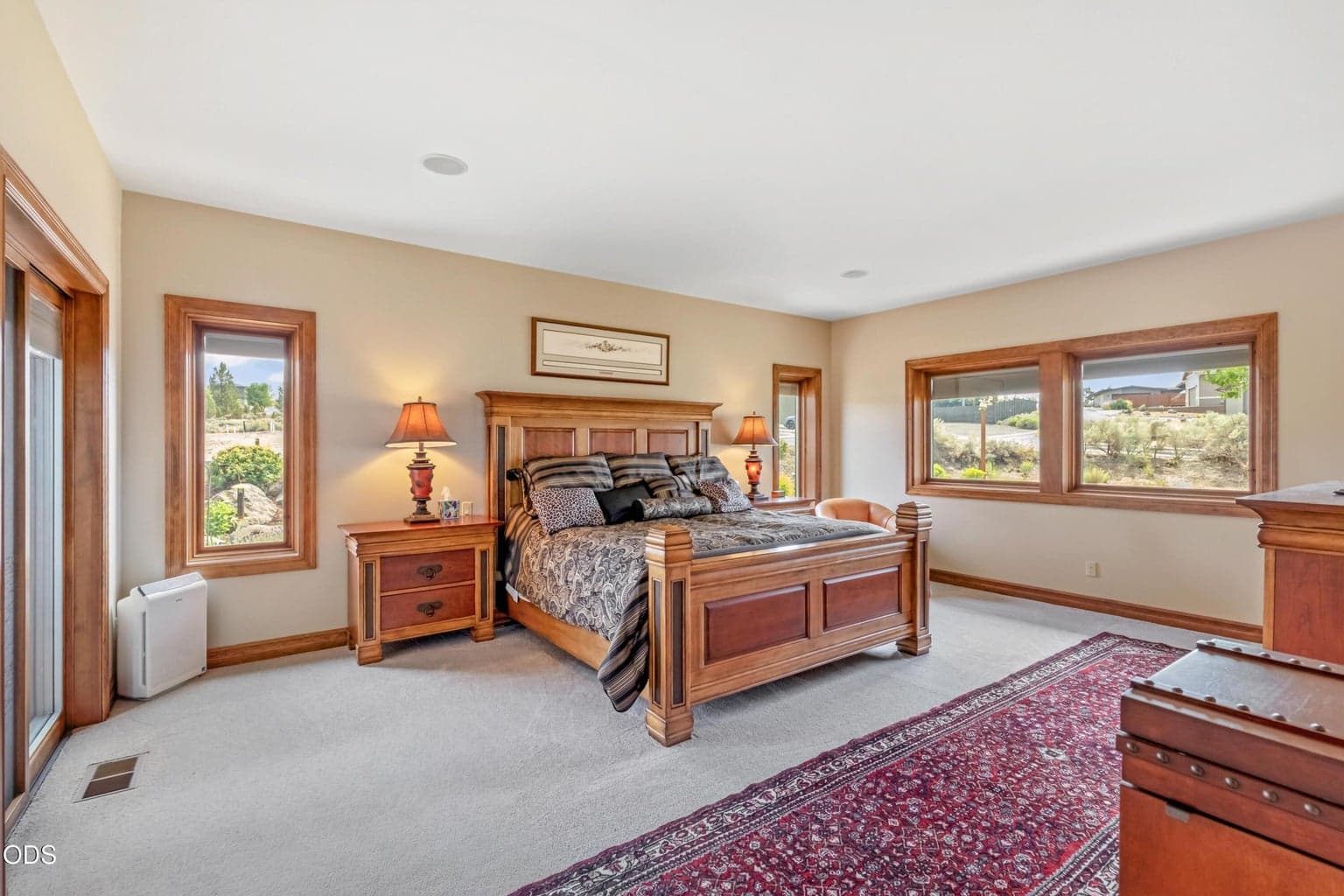 Photo of 373 SE Manzanita Drive 16 of 46