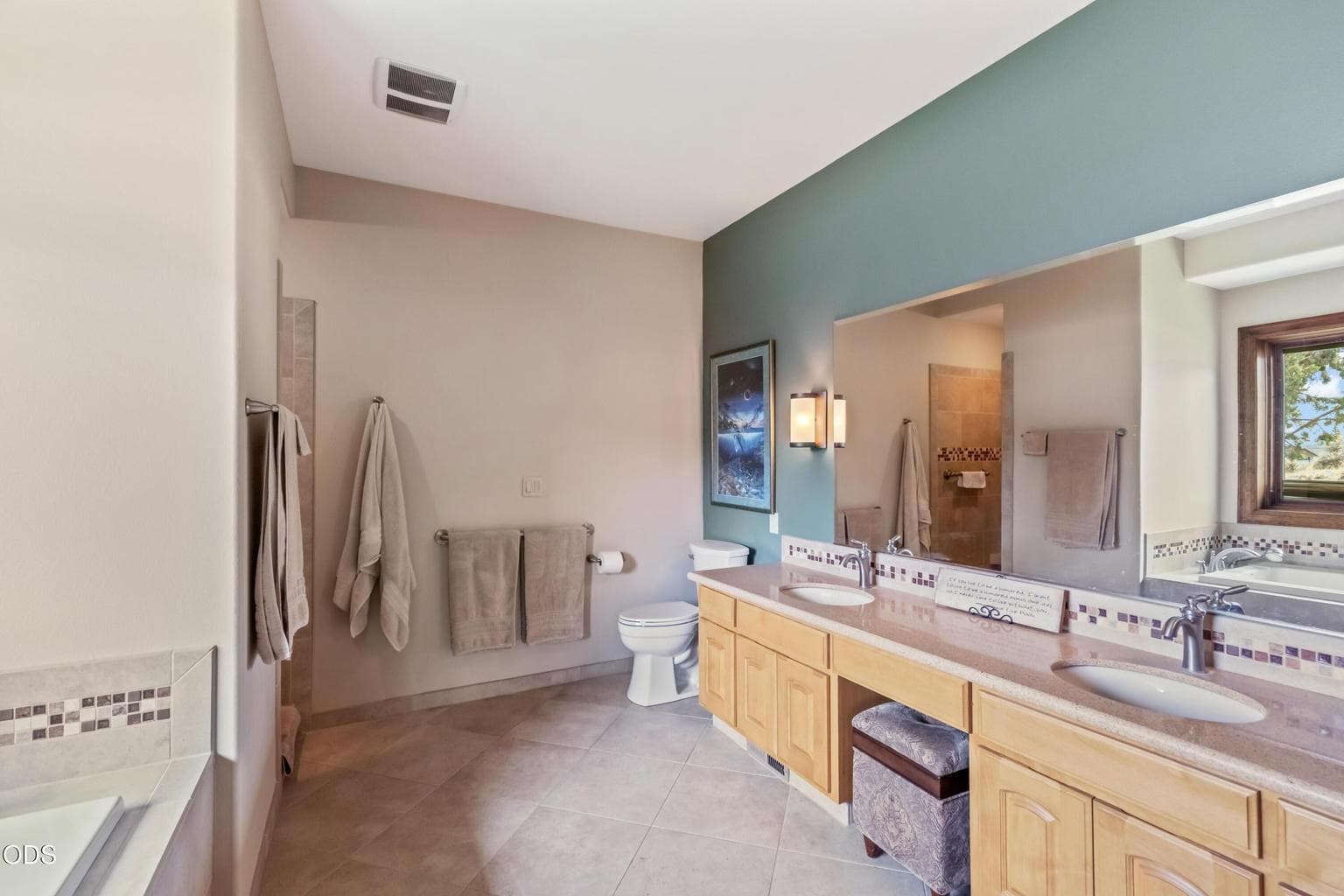 Photo of 373 SE Manzanita Drive 19 of 46