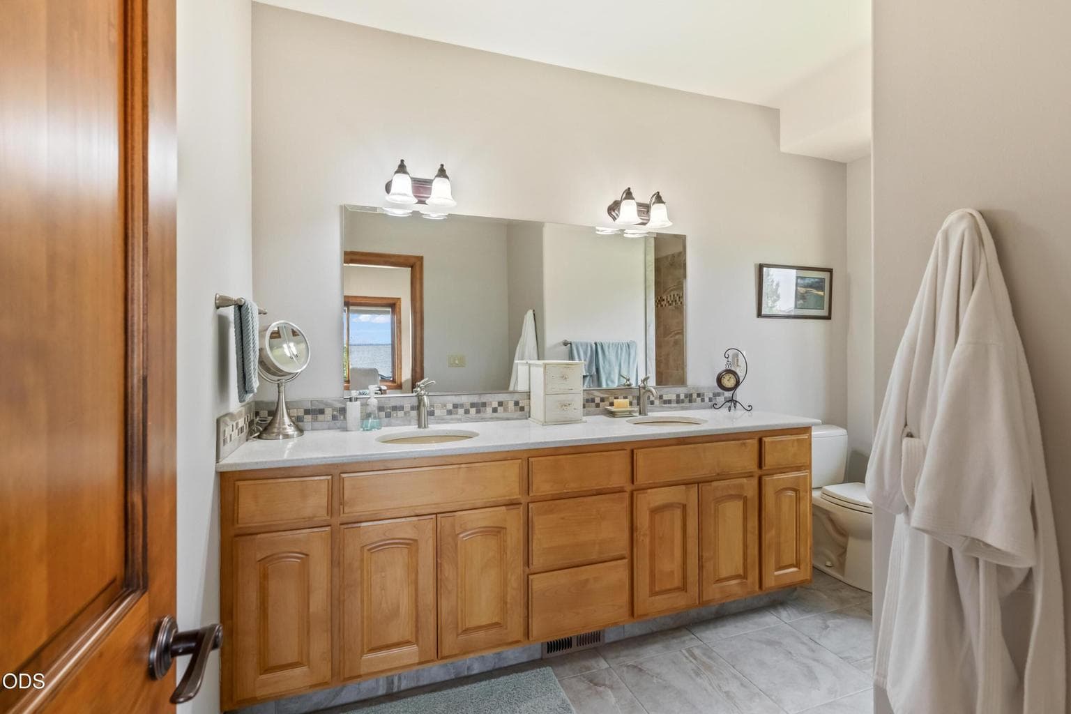 Photo of 373 SE Manzanita Drive 24 of 46