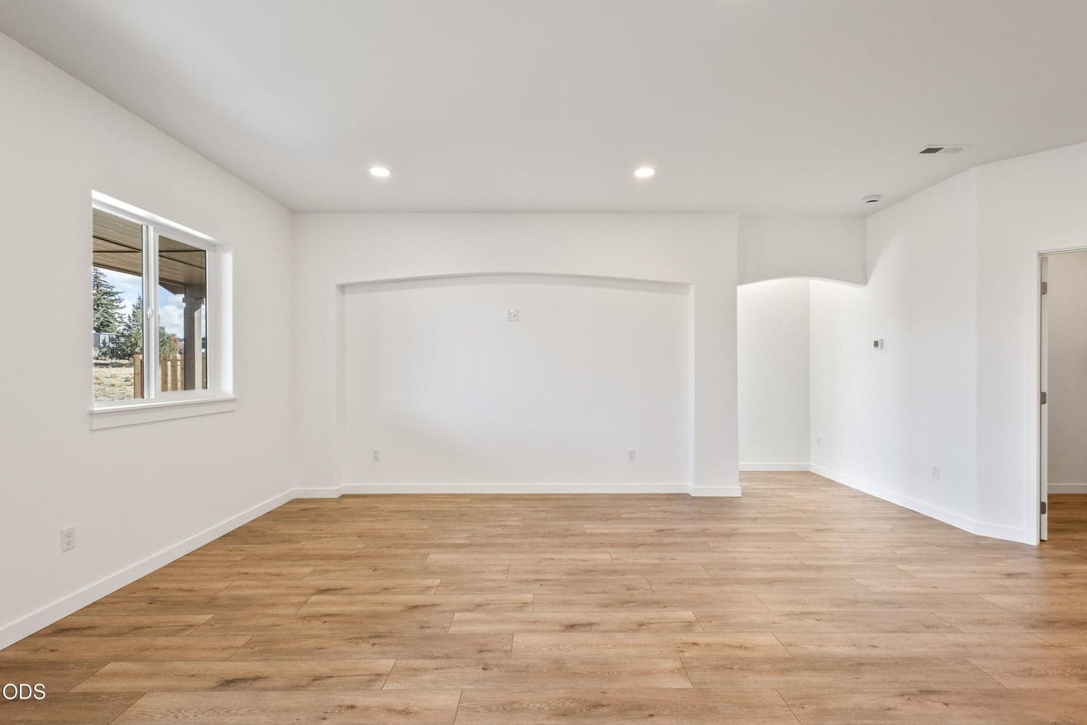 Photo of 137 SE 16th Street 14 of 38