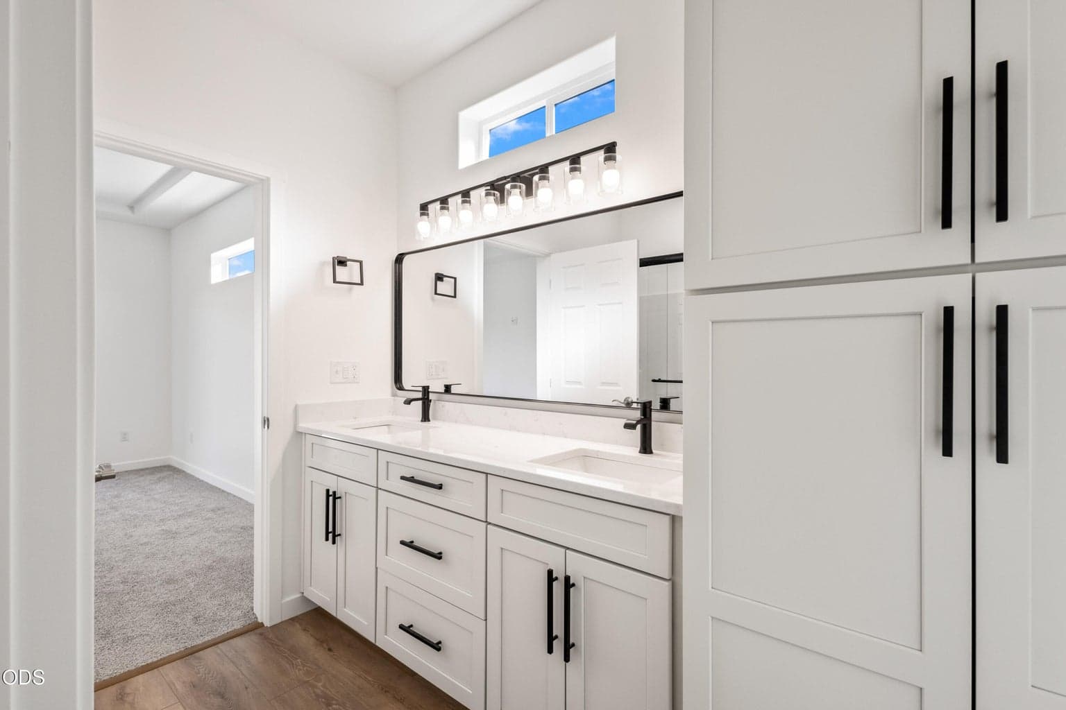 Photo of 137 SE 16th Street 18 of 38