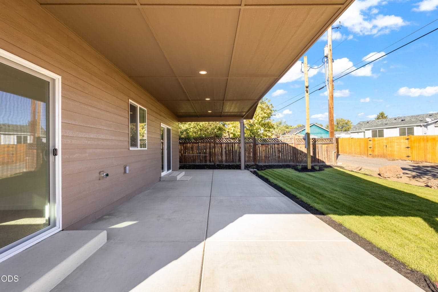Photo of 137 SE 16th Street 28 of 38