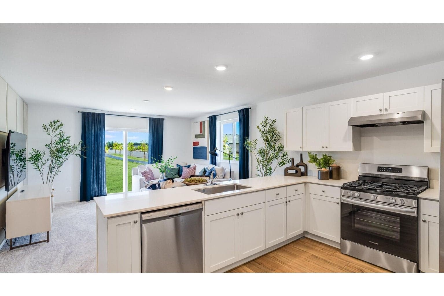 Photo of 16652 Memorial Lane 4 of 29
