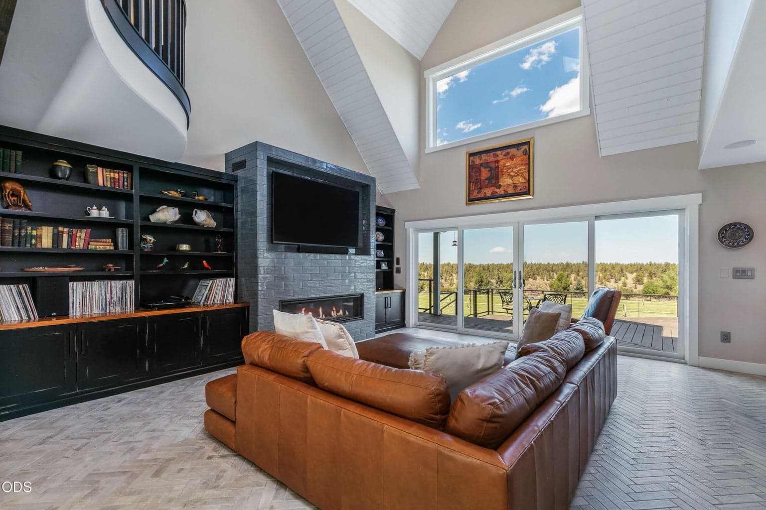 Photo of 6105 NW Kingwood Avenue 22 of 94