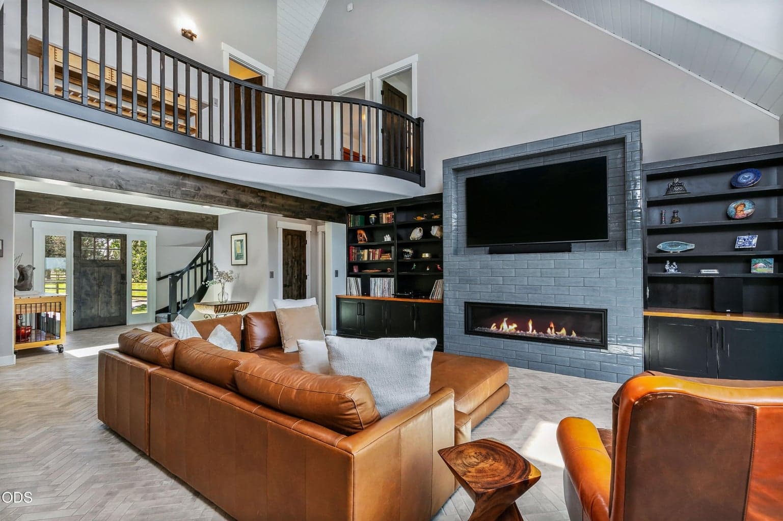 Photo of 6105 NW Kingwood Avenue 23 of 94