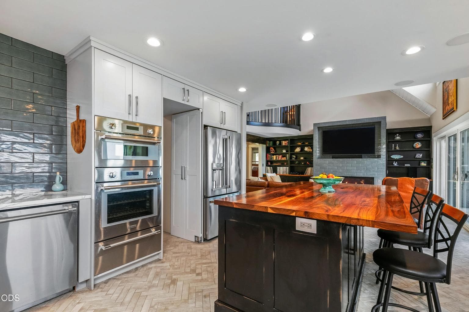 Photo of 6105 NW Kingwood Avenue 28 of 94