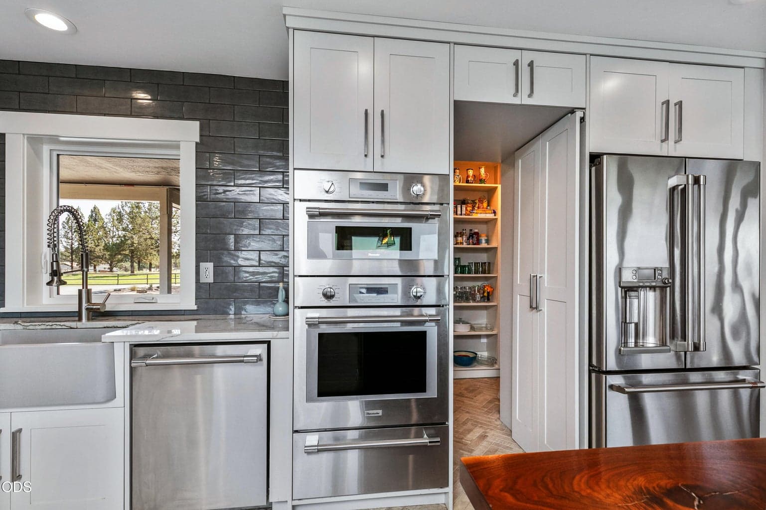Photo of 6105 NW Kingwood Avenue 29 of 94