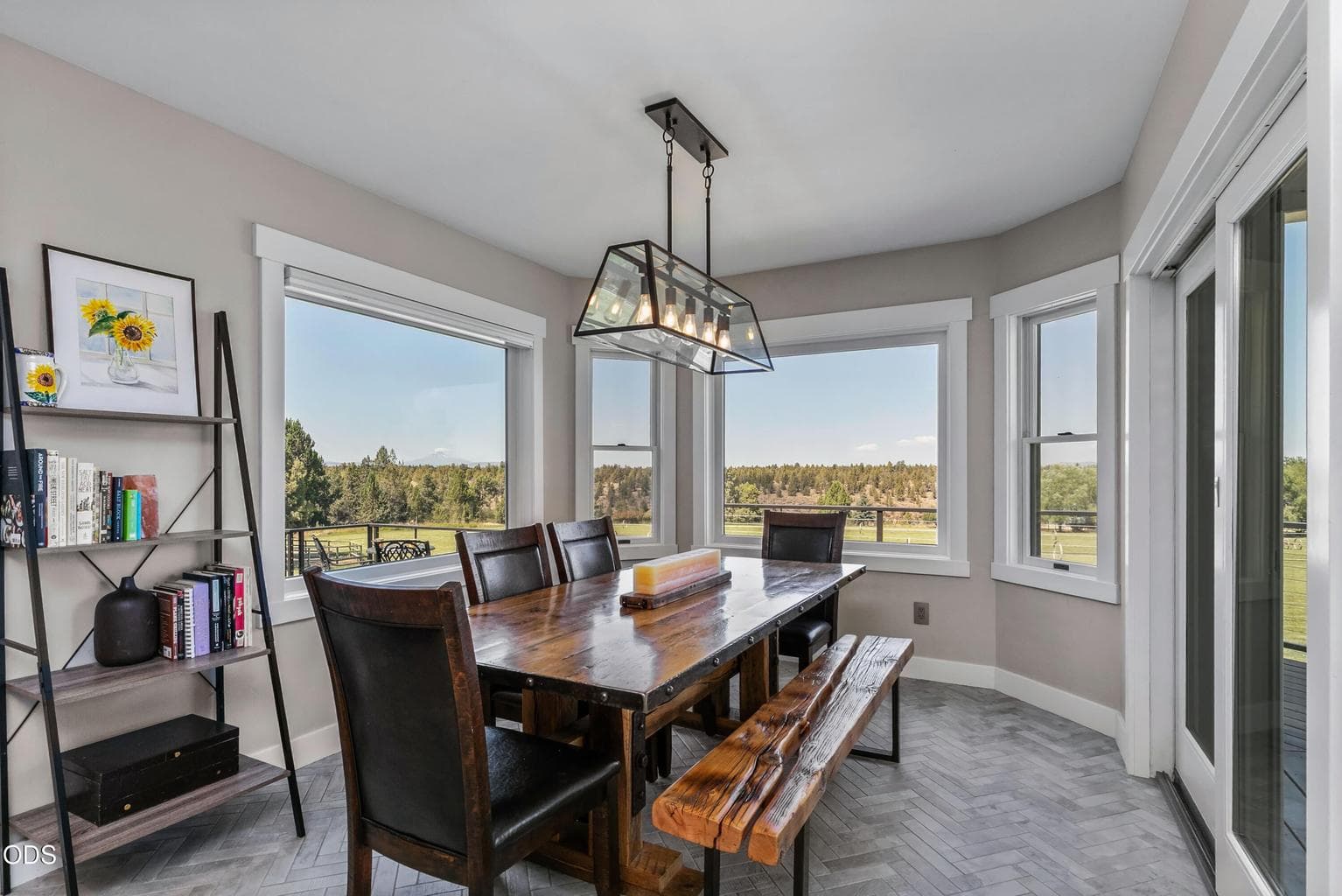 Photo of 6105 NW Kingwood Avenue 37 of 94