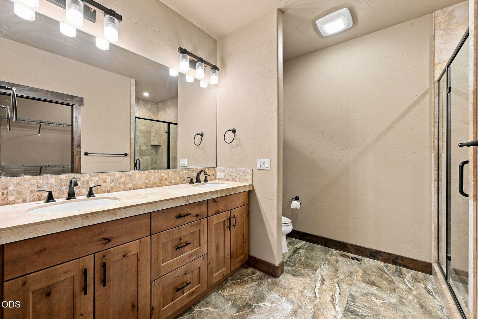 Photo of 17035 Glendale Road 24 of 47
