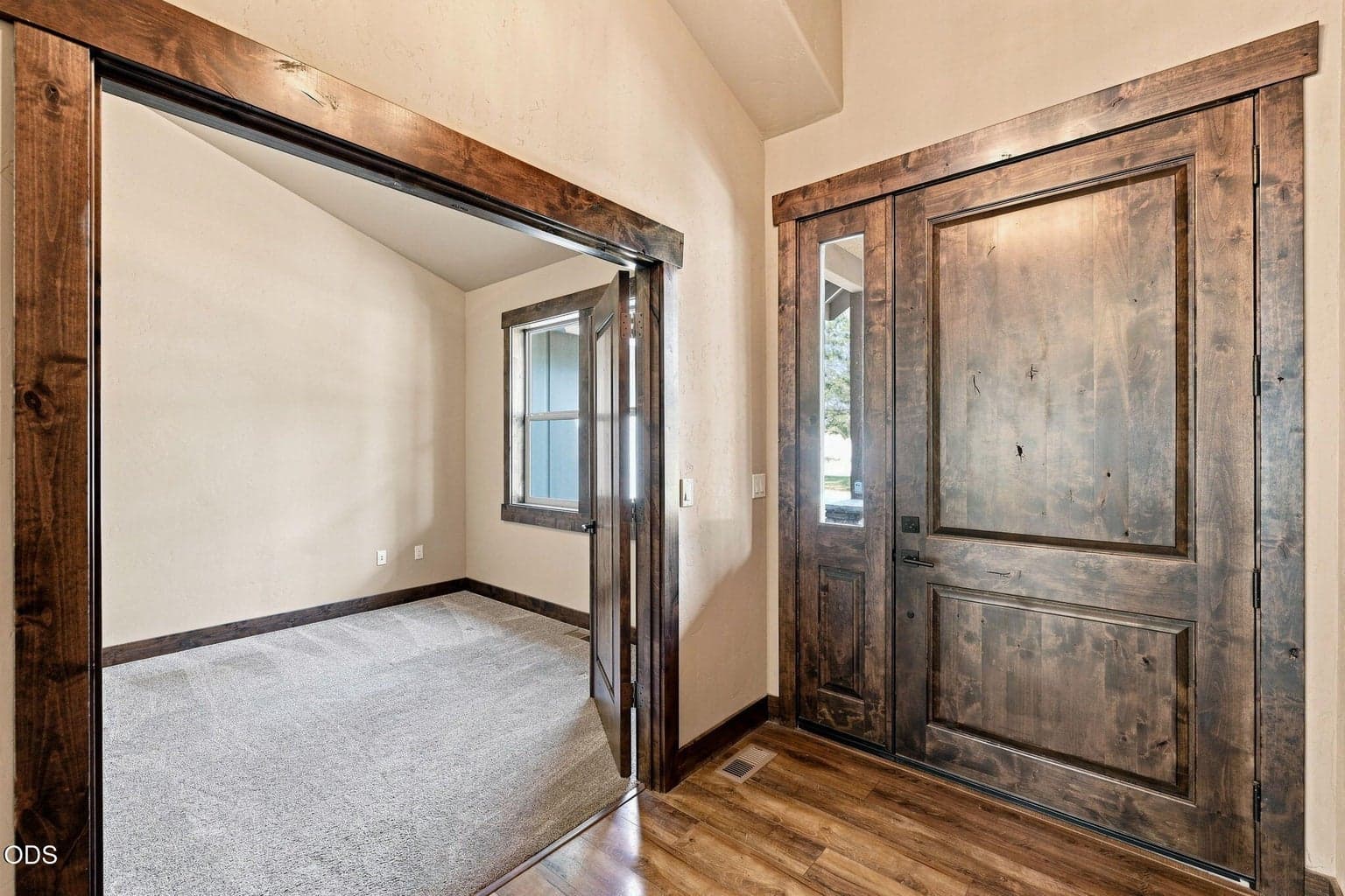 Photo of 17035 Glendale Road 5 of 47