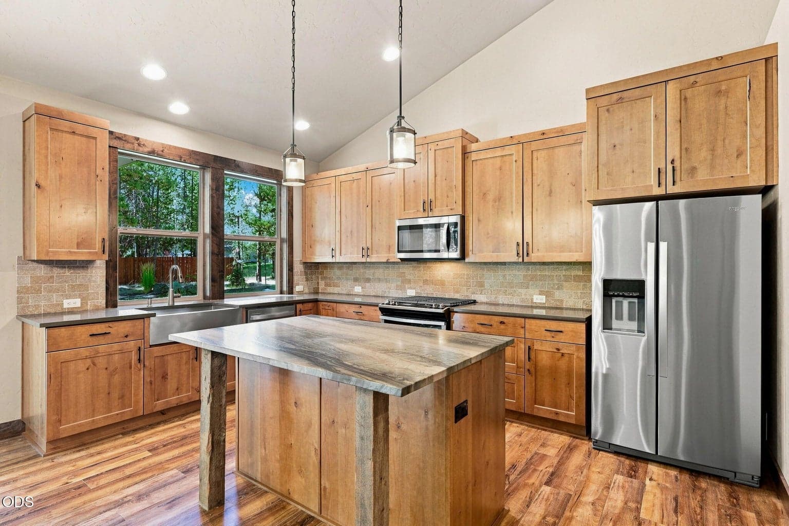 Photo of 17035 Glendale Road 10 of 47