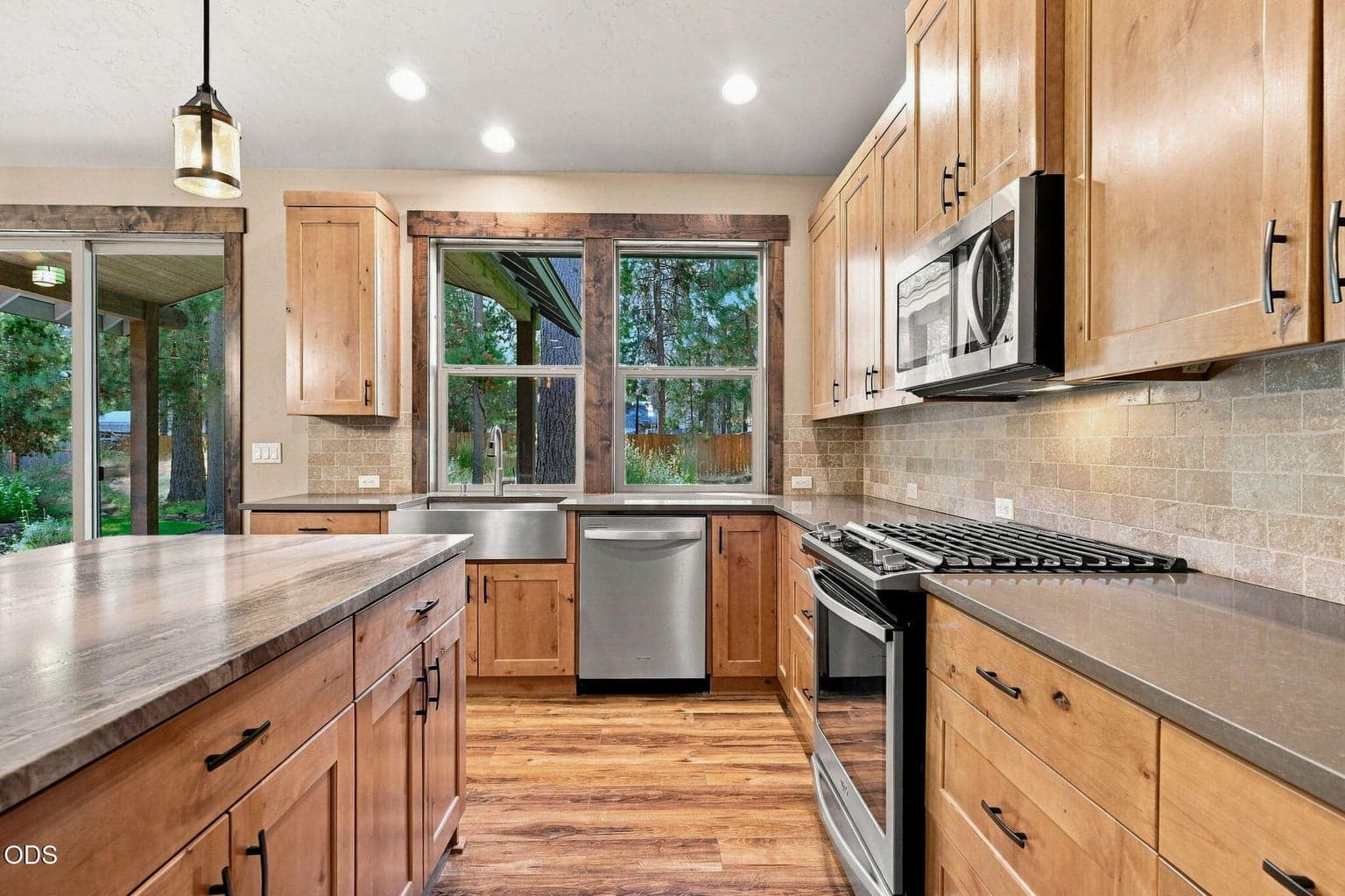 Photo of 17035 Glendale Road 11 of 47
