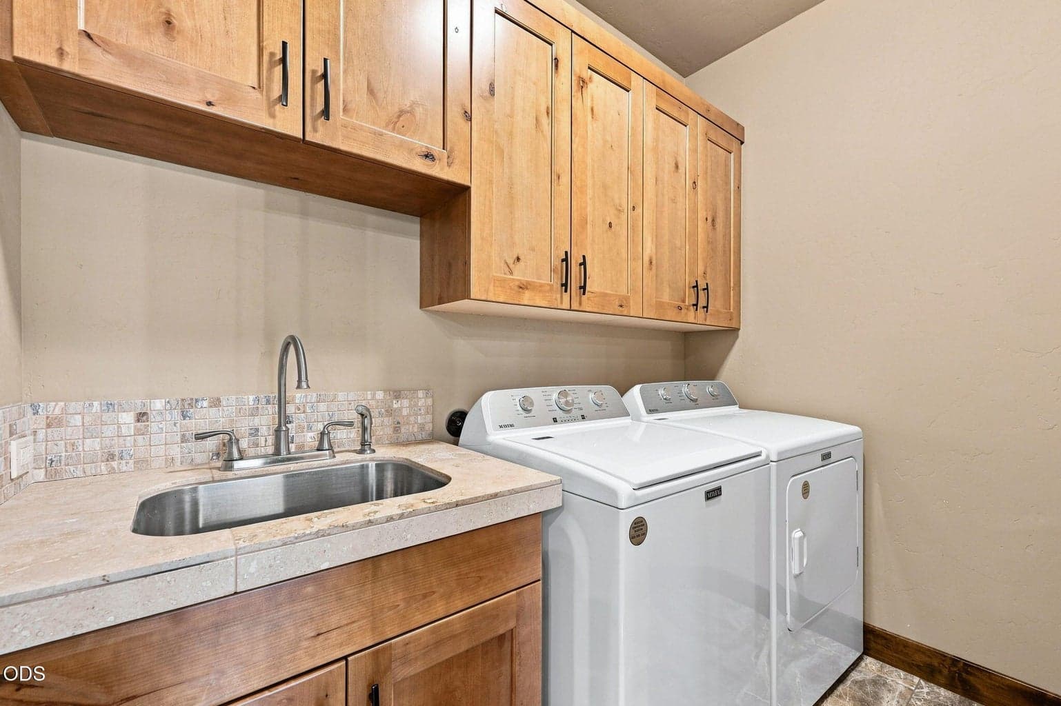 Photo of 17035 Glendale Road 14 of 47