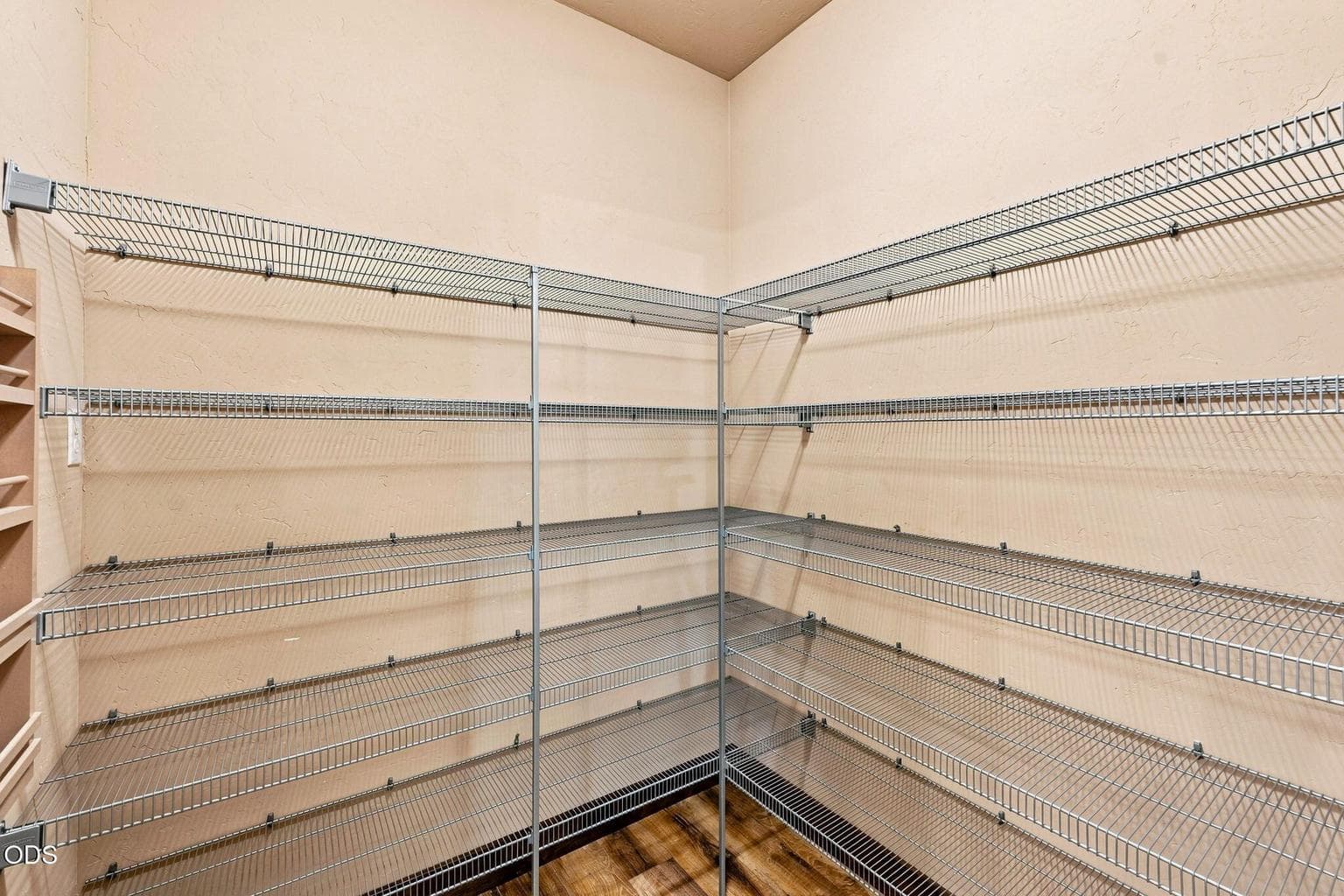 Photo of 17035 Glendale Road 13 of 47