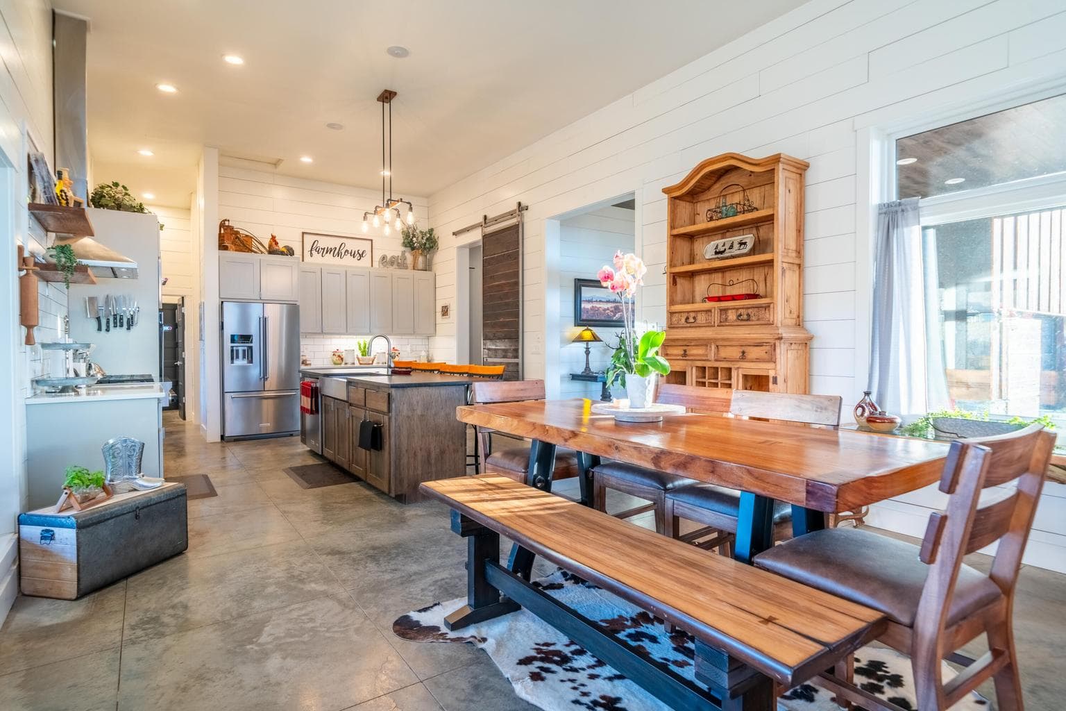 high ceilings throughout and plenty of seating for everyone