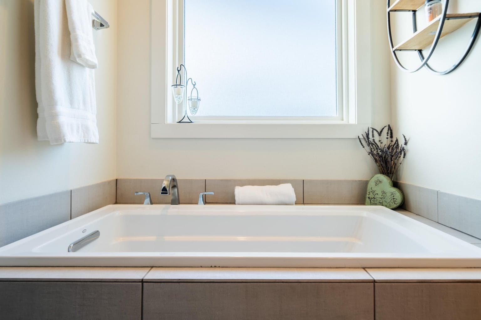 Deep soaker tub for those lavender bubble baths!