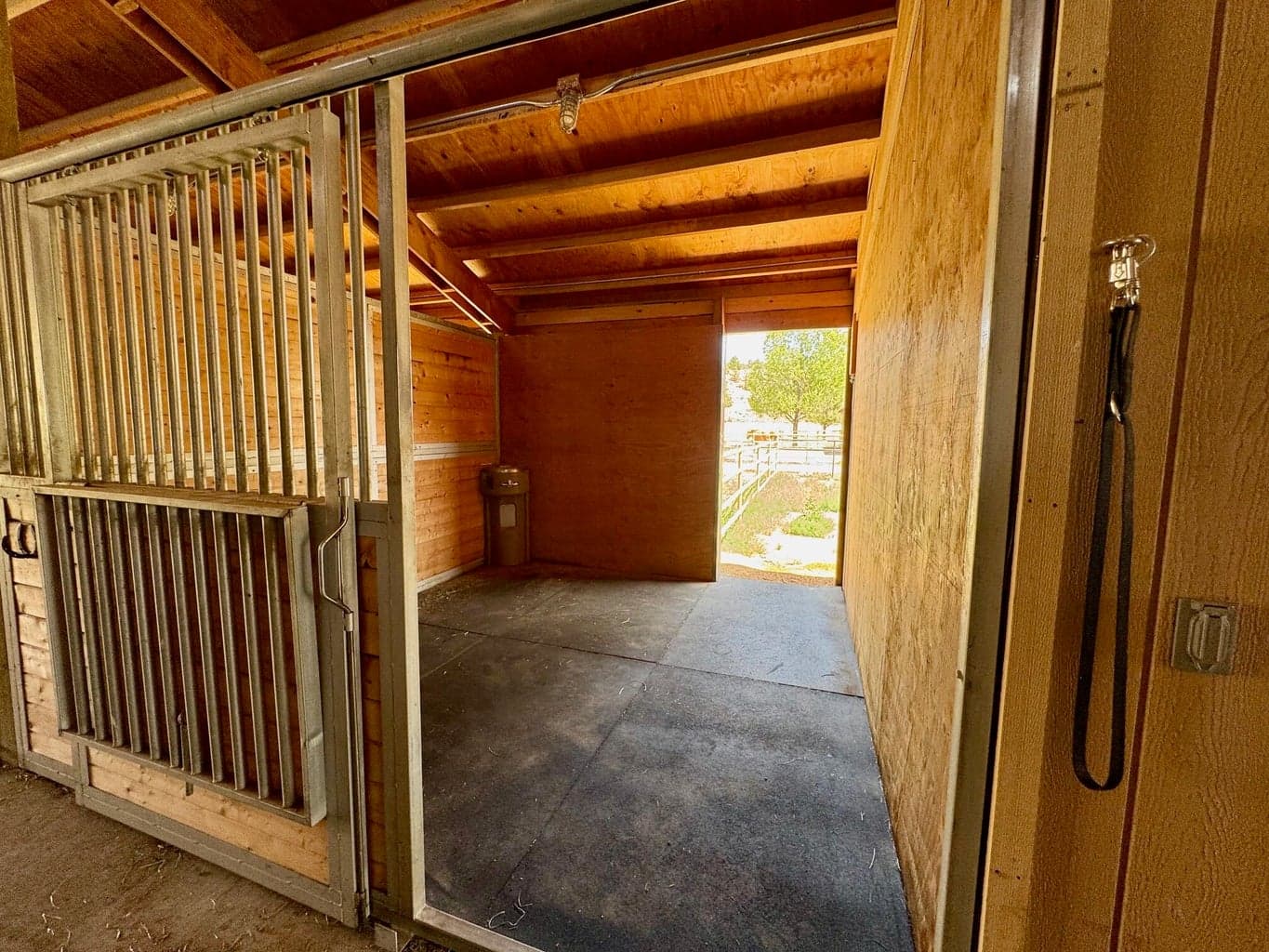 Matted stalls and electric water feeders