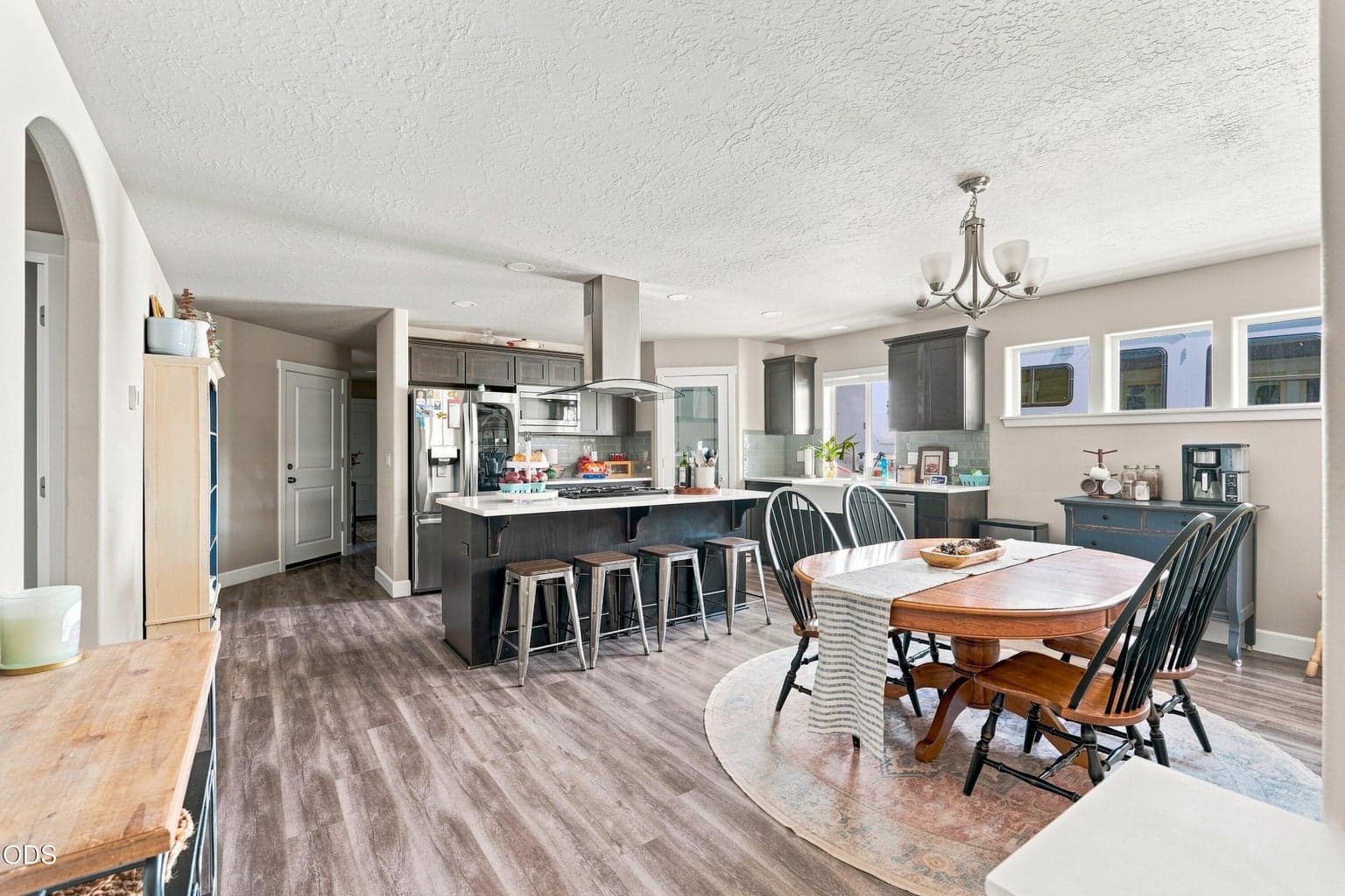 Photo of 2466 SW Metolius Avenue 14 of 53