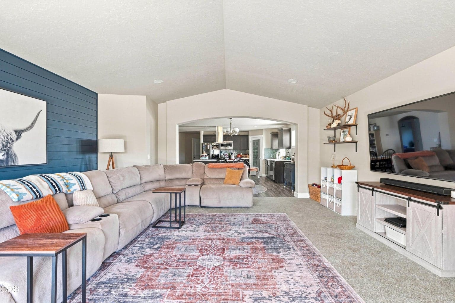 Photo of 2466 SW Metolius Avenue 18 of 53