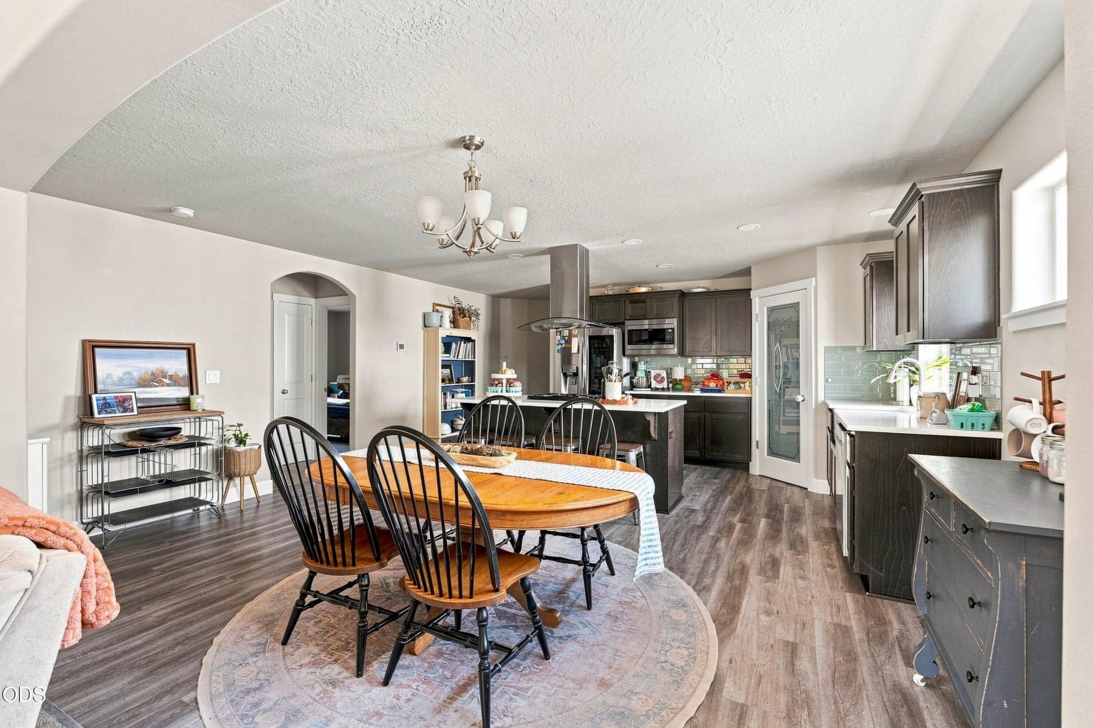 Photo of 2466 SW Metolius Avenue 13 of 53